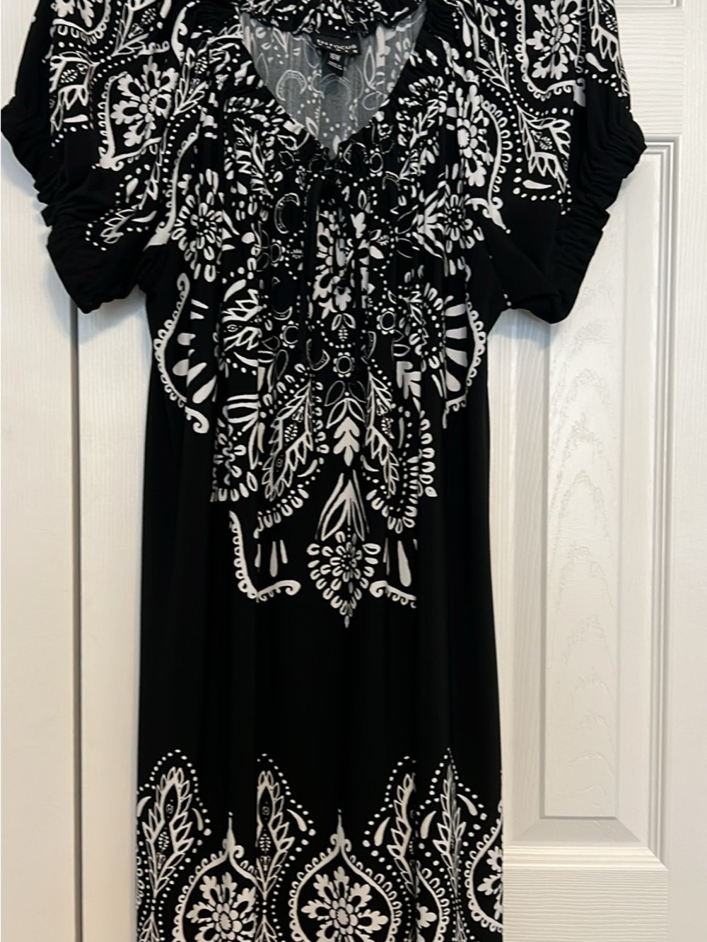 Enfocus Studio Black and White Paisley Blouse